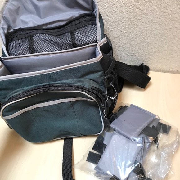 Adorama Sling Camera Bag. Large, W/ waist and sling strap. Multiple pockets, NEW - Picture 13 of 15